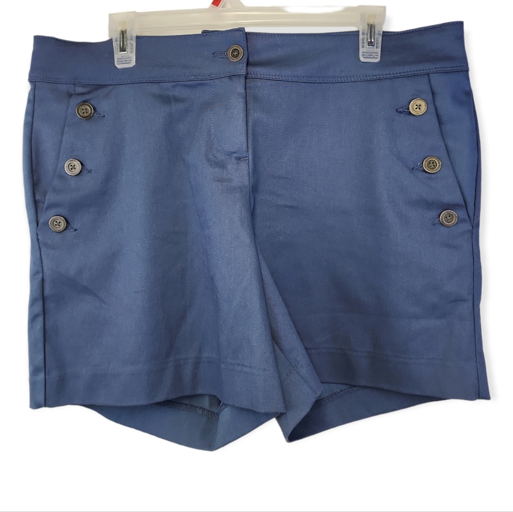 NWOT Isaac Mizrahi Tailored 5" Shorts Women's SIZE 12 Blue 5 in Inseam Stretch